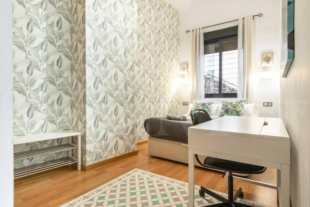 Relaxing Apartment With Parking In The Center By Rems Málaga Eksteriør bilde