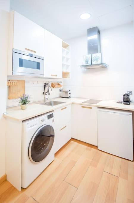 Relaxing Apartment With Parking In The Center By Rems Málaga Eksteriør bilde